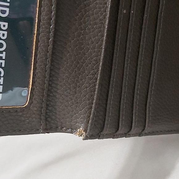 Trifold wallet - Picture 3 of 5